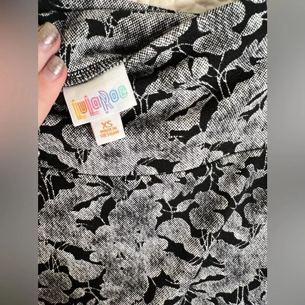 NWOT LulaRoe Cassie Skirt